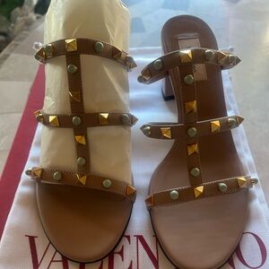 Valentino Garavani Rockstud slide sandal.  Size 8US/ 38EU.